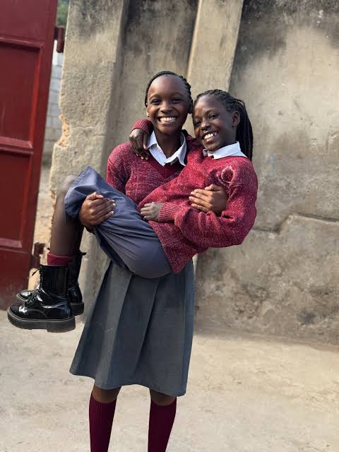 Crianças africanas beneficiadas pela HypersKids
